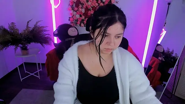 Snapshot of DiaAngell chatting on 06-10-26, 05:03 DiaAngell online show from 06-10-26, 05:03
