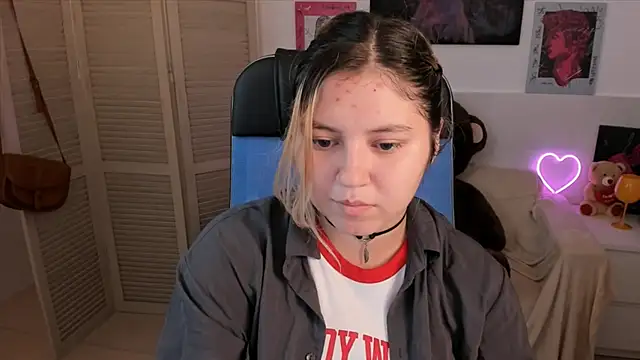 DiaAngell online show from 09-23-25, 05:14