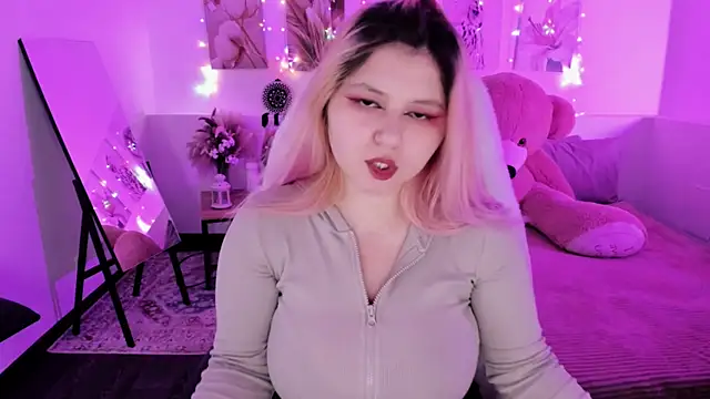 DiaAngell online show from 04-07-26, 07:48