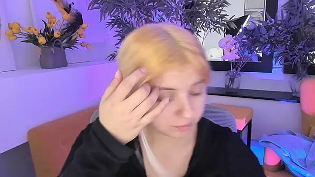 DiaAngell online show from 11-14-25, 08:01