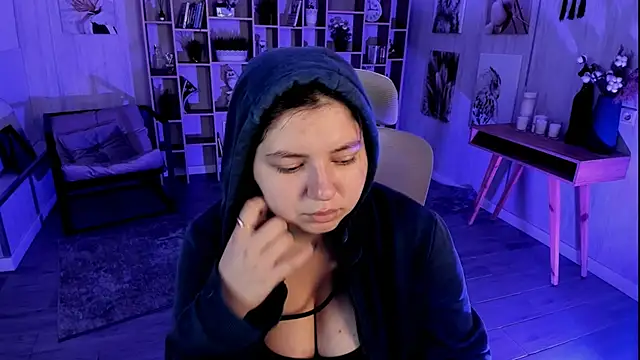 DiaAngell online show from 09-28-25, 07:32