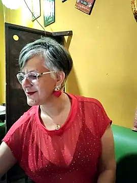 Snapshot of ilonna2025 chatting on 04-19-26, 09:17 ilonna2025 online show from 04-19-26, 09:17