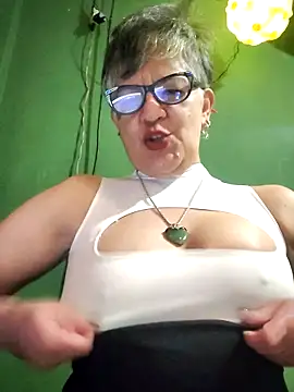 ilonna2025 online show from 10-23-25, 10:41