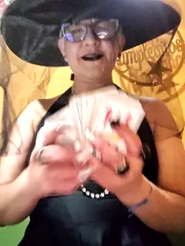 ilonna2025 online show from 10-31-25, 10:16