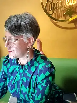 ilonna2025 online show from 04-14-26, 10:37