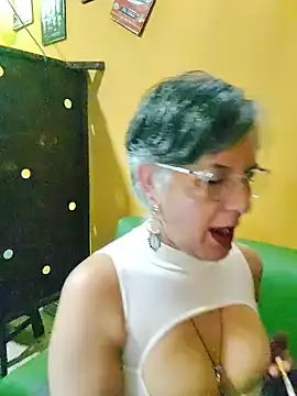 Snapshot of ilonna2025 chatting on 06-04-26, 10:36 ilonna2025 online show from 06-04-26, 10:36