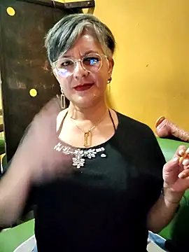 ilonna2025 online show from 04-17-26, 10:56