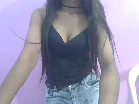 Snapshot of Leoni_G chatting on 09-21-25, 09:03 Leoni G online show from 09-21-25, 09:03