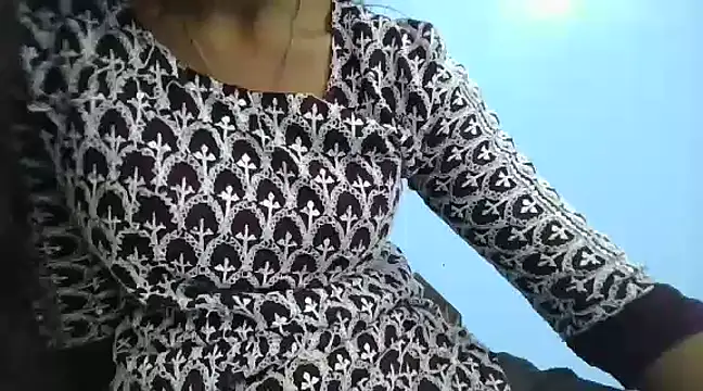 Snapshot of Leoni_G chatting on 03-17-25, 12:46 Leoni G online show from 03-17-25, 12:46