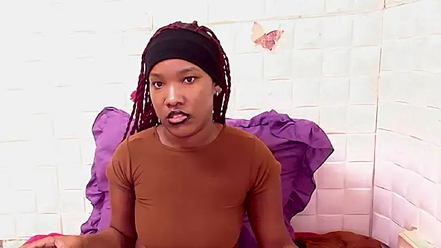 EroticSexyPrada online show from 03-13-26, 06:02