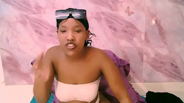 EroticSexyPrada online show from 04-08-26, 06:26