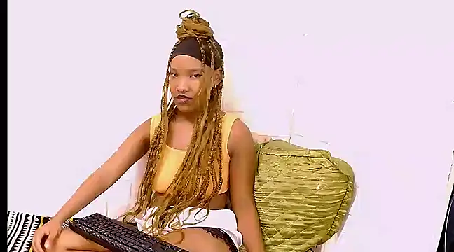 EroticSexyPrada online show from 03-05-25, 08:00