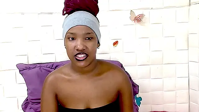 EroticSexyPrada online show from 03-29-26, 05:14