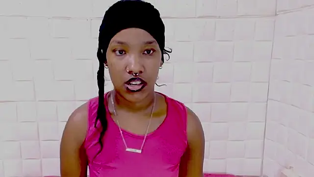 EroticSexyPrada online show from 04-21-26, 01:42