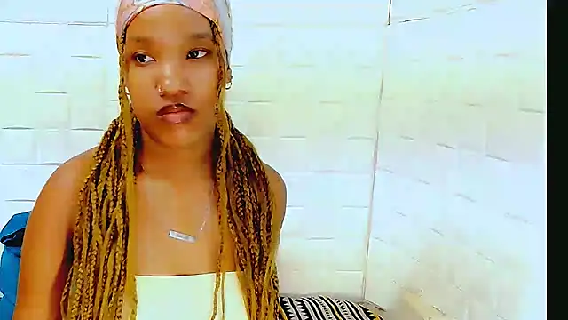 EroticSexyPrada online show from 03-17-25, 09:24