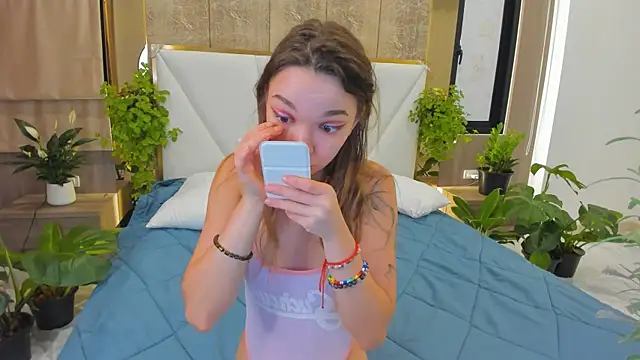 SusannJohnson online show from 12-17-25, 12:15