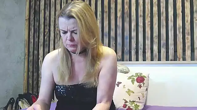 Kisi Lovi online show from 02-21-26, 04:14