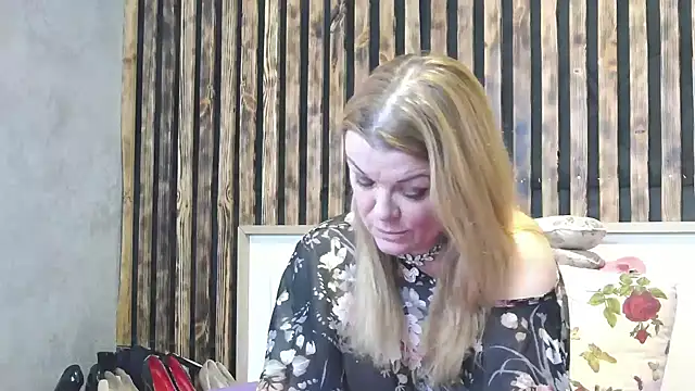 Kisi Lovi online show from 02-20-26, 11:56