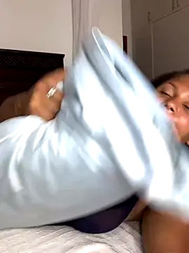 madell online show from 12-18-25, 02:27