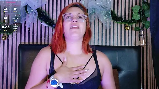 Sophie new25 online show from 12-17-25, 12:32