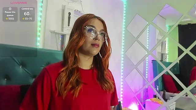 Sophie new25 online show from 03-18-25, 12:06