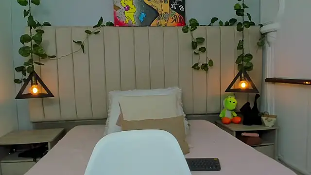 Snapshot of Paulina_Lopezz chatting on 02-26-26, 08:20 Paulina Lopezz online show from 02-26-26, 08:20