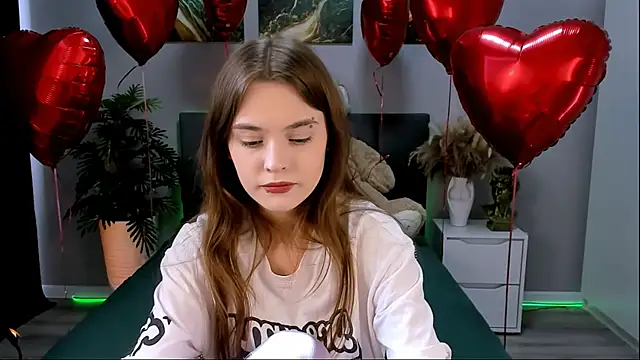 Snapshot of RayWillliams chatting on 02-17-25, 09:13 RayWillliams online show from 02-17-25, 09:13