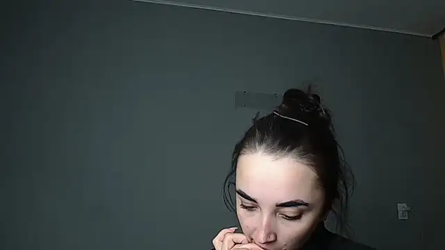 Eva Gloryy online show from 03-23-26, 09:58