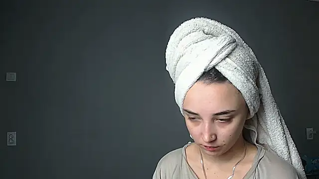 Eva Gloryy online show from 10-10-25, 09:43