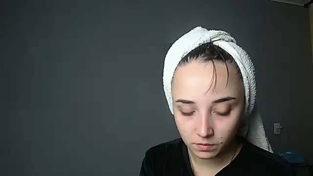 Eva Gloryy online show from 10-04-25, 10:11