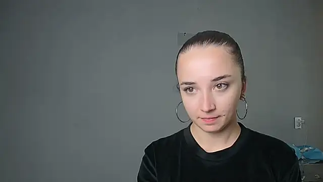 Eva Gloryy online show from 10-13-25, 08:38