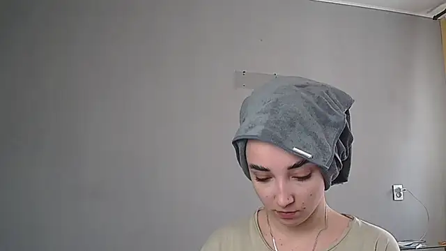 Eva Gloryy online show from 03-22-26, 11:45