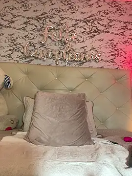 Lili  taylor online show from 03-01-26, 12:43