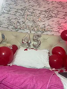 Lili  taylor online show from 02-04-26, 11:00