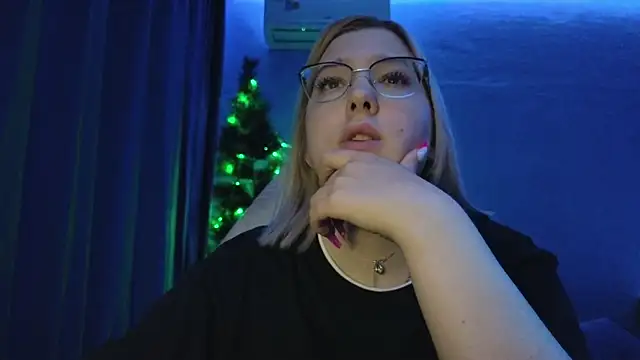 HotBrandyX online show from 12-15-25, 10:54