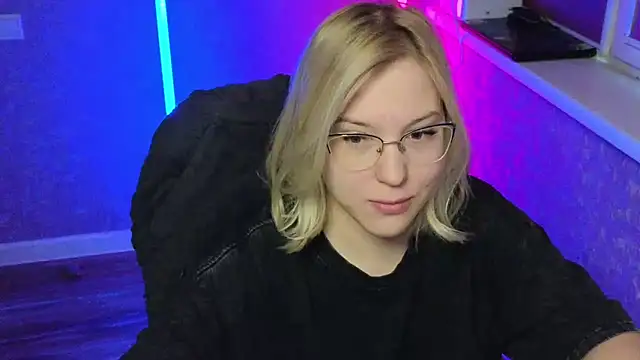 Snapshot of HotBrandyX chatting on 02-27-25, 02:25 HotBrandyX online show from 02-27-25, 02:25