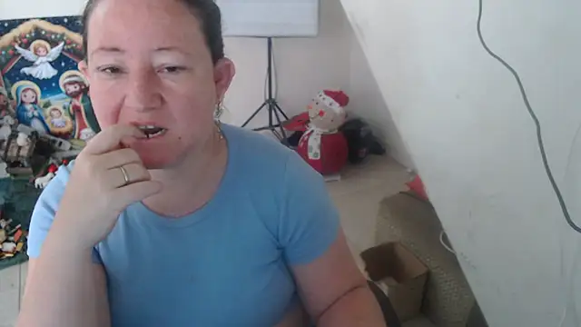 Yohis Kiut25 online show from 11-24-25, 06:19