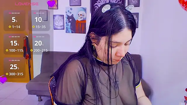 Snapshot of sharonnleon chatting on 02-20-26, 07:38 sharonnleon online show from 02-20-26, 07:38