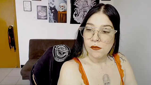 Snapshot of sharonnleon chatting on 02-07-26, 04:59 sharonnleon online show from 02-07-26, 04:59