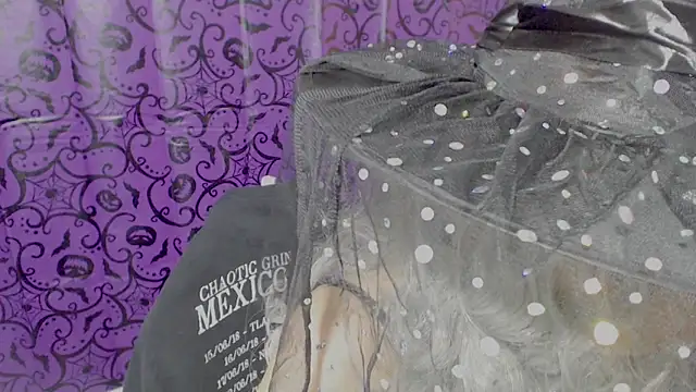 sharonnleon online show from 10-09-25, 09:04