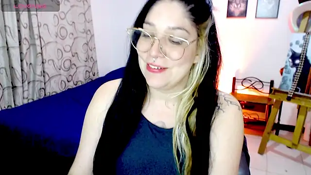 sharonnleon online show from 11-28-25, 03:17