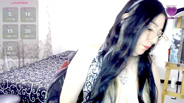 sharonnleon online show from 12-04-25, 03:22