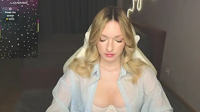 Snapshot of MargaretSweet1 chatting on 06-19-26, 10:47 MargaretSweet1 online show from 06-19-26, 10:47