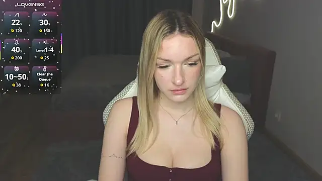 Snapshot of MargaretSweet1 chatting on 06-14-26, 02:24 MargaretSweet1 online show from 06-14-26, 02:24