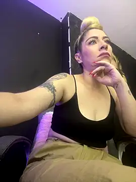 Snapshot of viktoria_davis_ chatting on 09-09-25, 01:16 viktoria davis online show from 09-09-25, 01:16