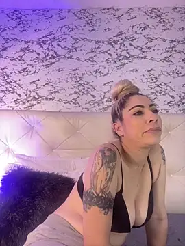 Snapshot of viktoria_davis_ chatting on 02-25-25, 09:58 viktoria davis online show from 02-25-25, 09:58