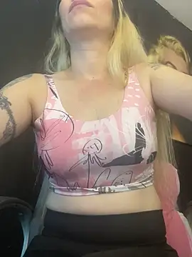 Snapshot of viktoria_davis_ chatting on 09-13-25, 12:43 viktoria davis online show from 09-13-25, 12:43