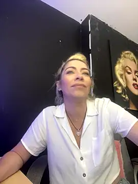 viktoria davis  online show from 12-05-25, 12:21