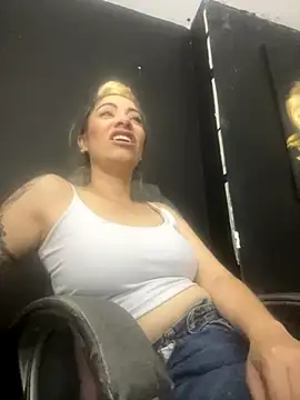 Snapshot of viktoria_davis_ chatting on 09-10-25, 11:48 viktoria davis online show from 09-10-25, 11:48