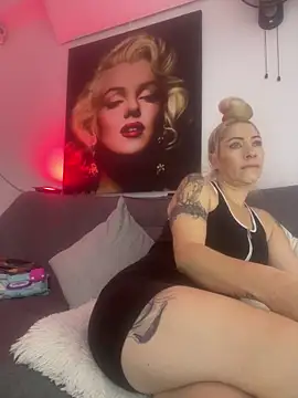 Snapshot of viktoria_davis_ chatting on 06-15-26, 11:26 viktoria davis online show from 06-15-26, 11:26